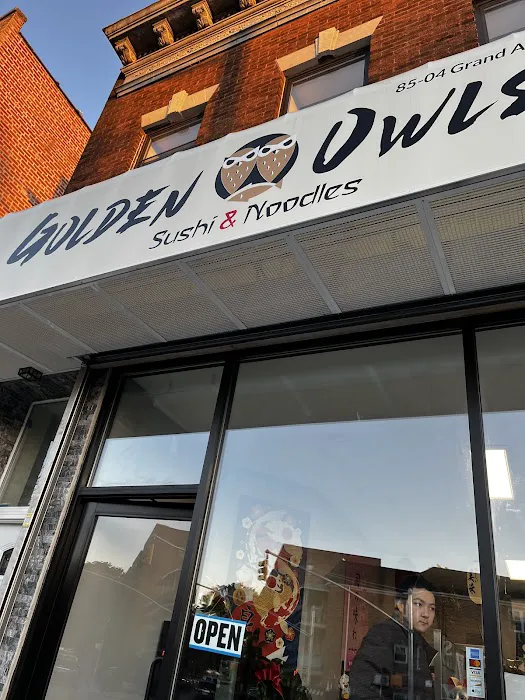 Golden Owls Sushi and Noodles Picture 8