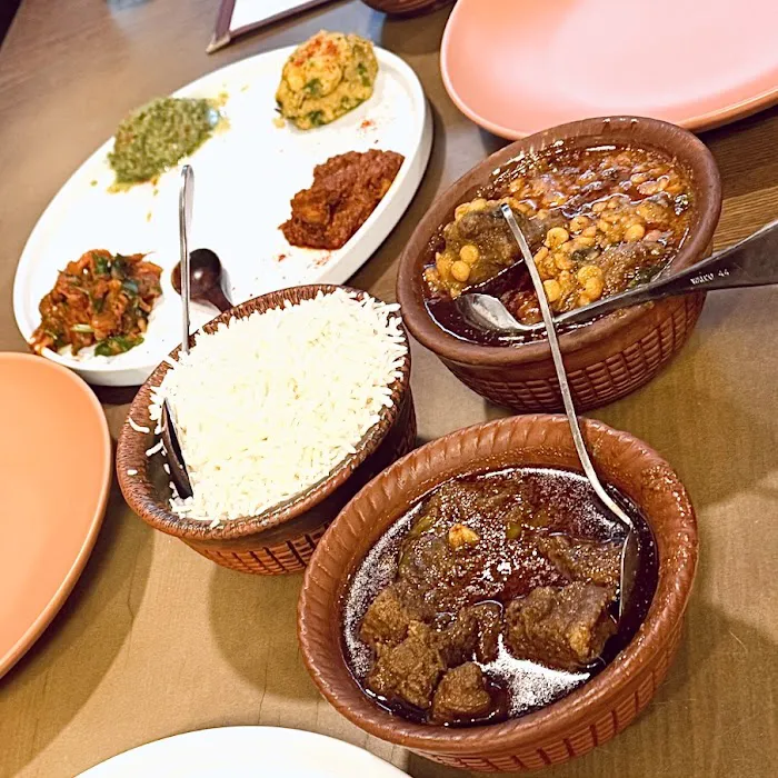 Mezban House (Halal) Picture 5