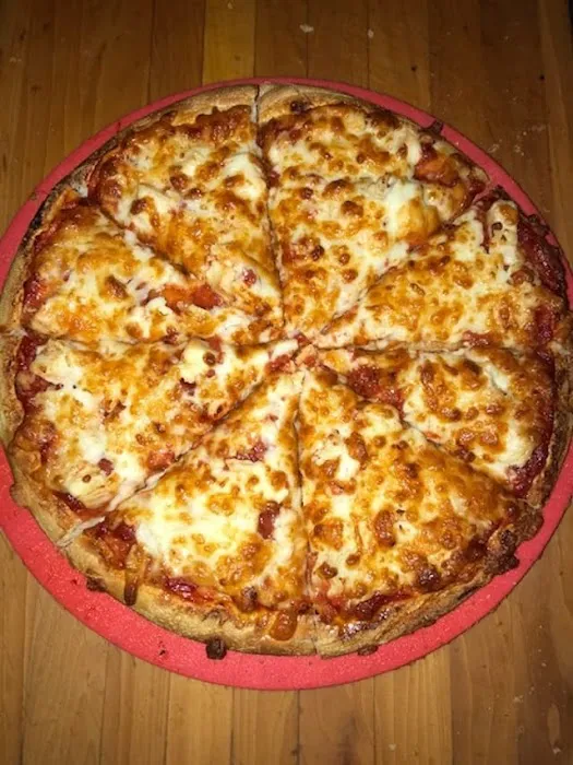 Singas Famous Pizza Picture 1