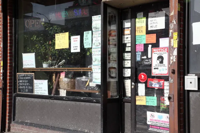 Alatriste Grocery & Bakery Picture 1