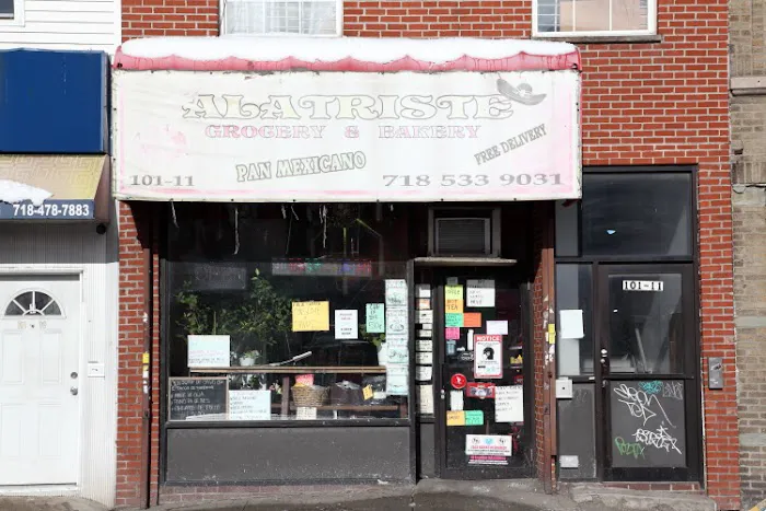 Alatriste Grocery & Bakery Picture 2