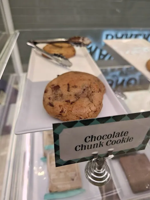 Magnolia Bakery – LaGuardia Airport: LGA Picture 8