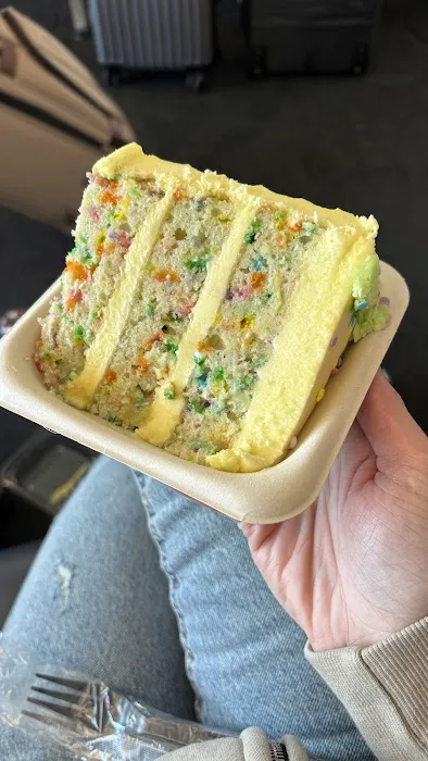 Magnolia Bakery – LaGuardia Airport: LGA Picture 4