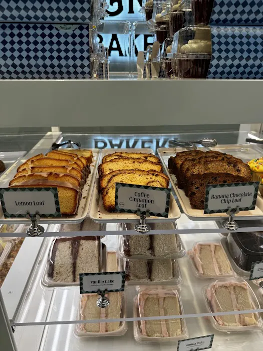 Magnolia Bakery – LaGuardia Airport: LGA Picture 9