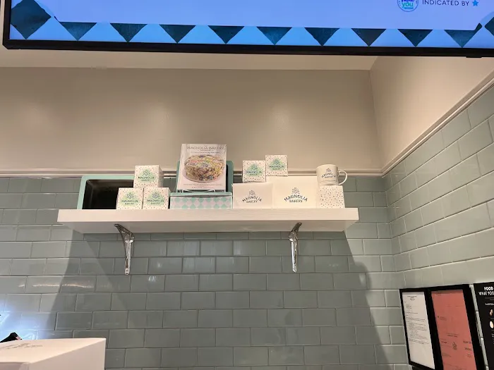 Magnolia Bakery – LaGuardia Airport: LGA Picture 10