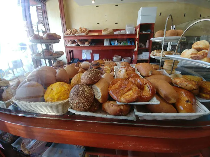 Mama Leti's Cafe Picture 4