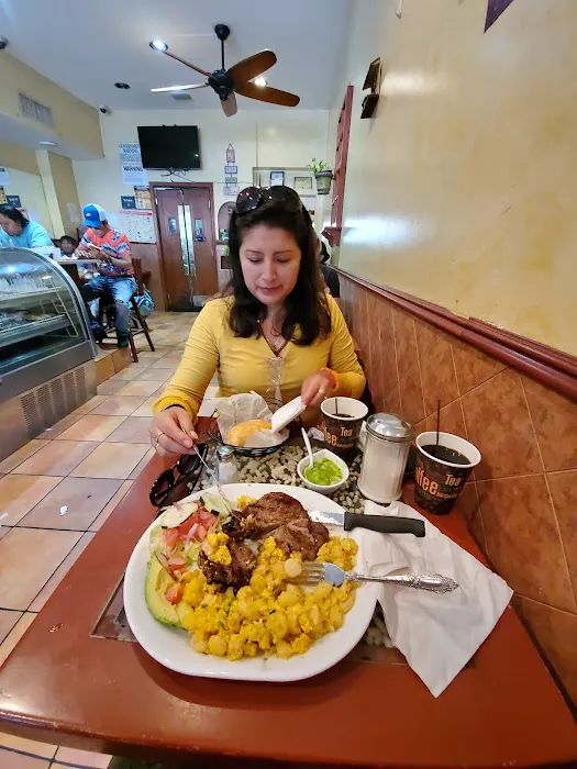 Mama Leti's Cafe Picture 9