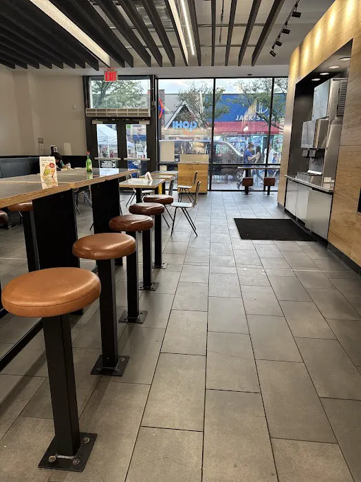 Chipotle Mexican Grill Picture 6