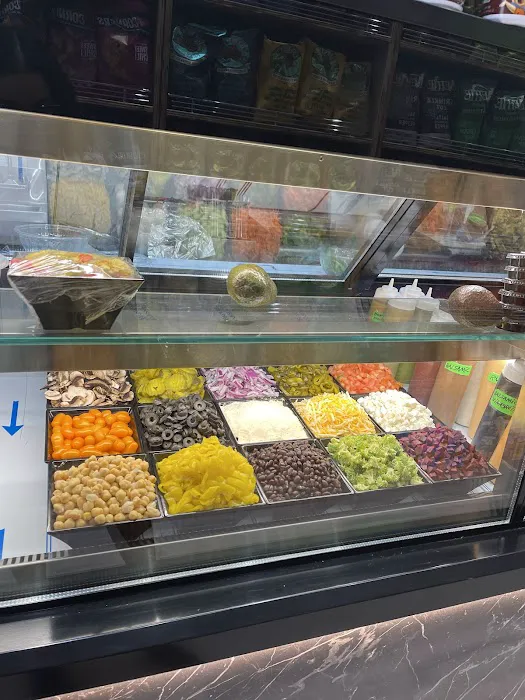 452 Gourmet Deli and Grill Picture 10