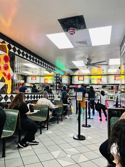 Tony's Pizza Picture 2