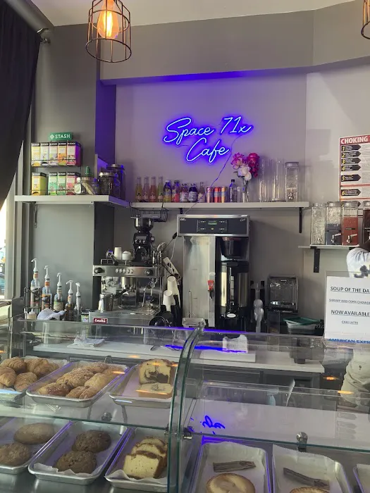Space 71 X Cafe Picture 2