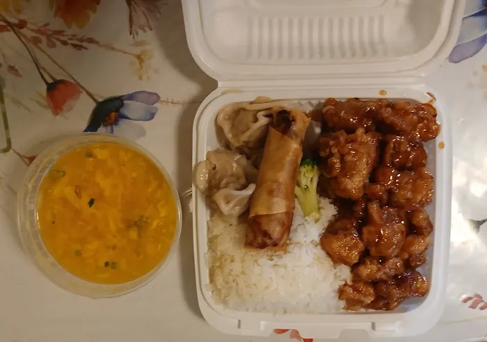 Linda Asian Kitchen Picture 6