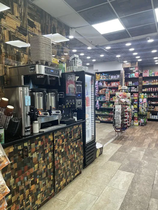 La Ziza Deli Picture 6