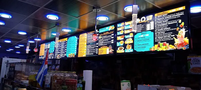 La Ziza Deli Picture 7