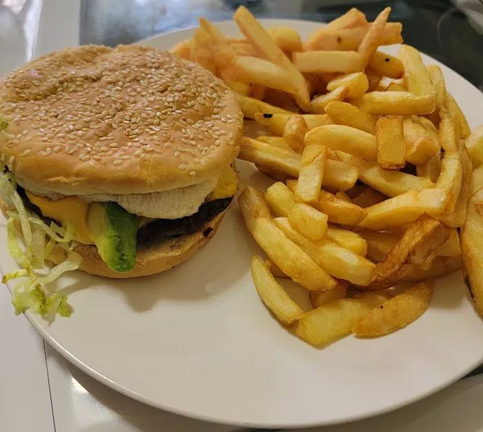 La Ziza Deli Picture 3