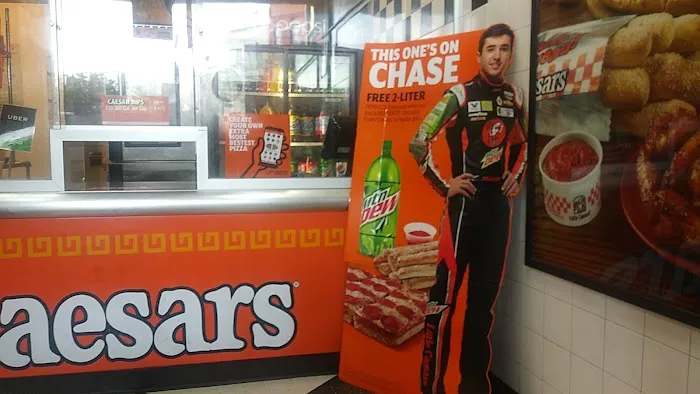 Little Caesars Pizza Picture 4