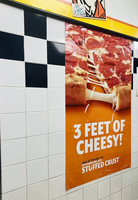 Little Caesars Pizza Picture 7