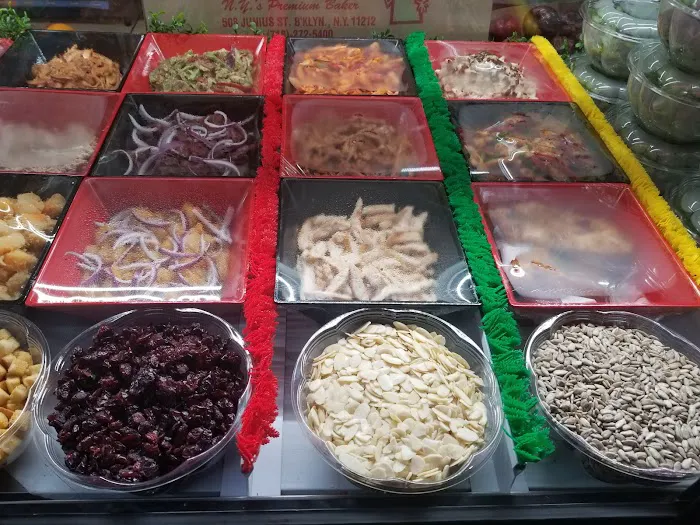 Hermanos Organic Deli Picture 2