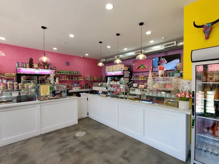 Mayas Snack Bar Picture 2