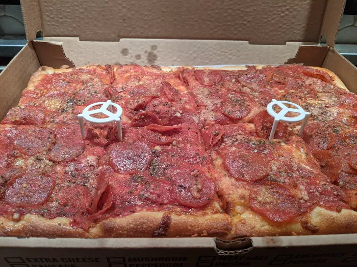 Focaccia Pizza Deli Picture 3