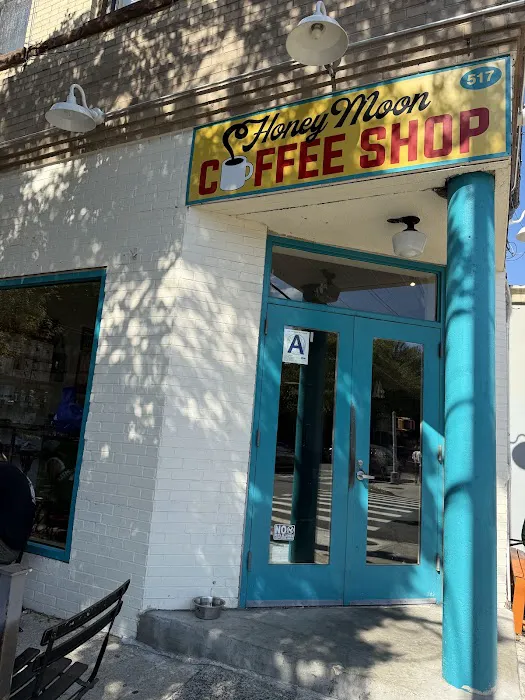 Honey Moon Coffee Shop Picture 1