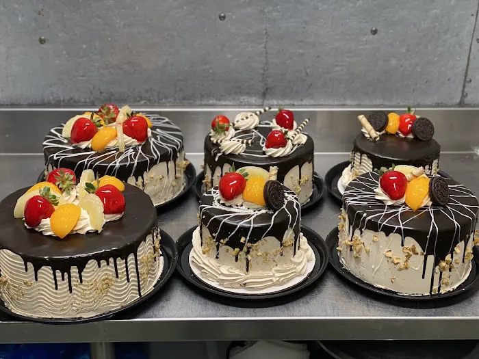 Armandos Grocery & Bakery Picture 3