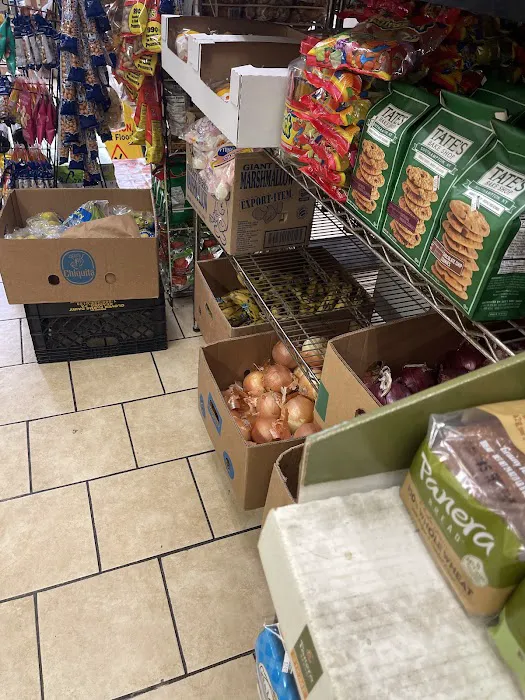 Los Platanitos Grocery Deli Corp. Picture 4