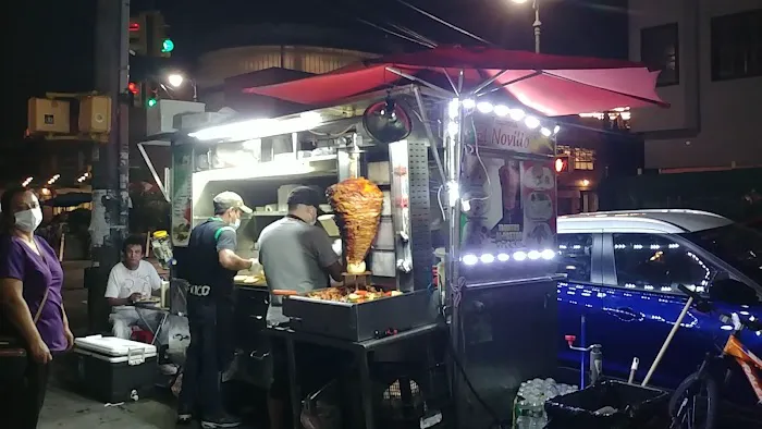 Novillo Tacos al pastor - Food truck Picture 1
