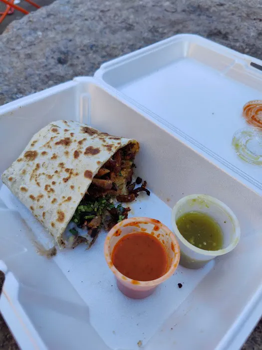 Novillo Tacos al pastor - Food truck Picture 10