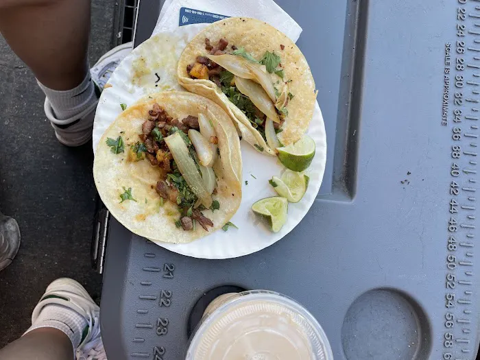Novillo Tacos al pastor - Food truck Picture 4