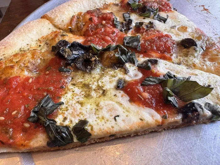 Mediterraneo pizza Picture 8