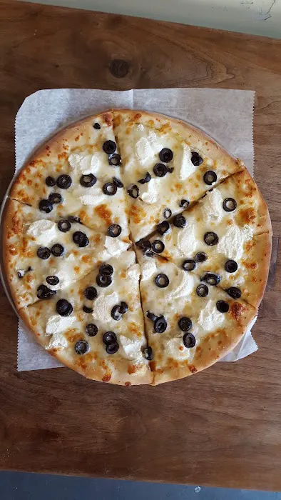 Mediterraneo pizza Picture 10