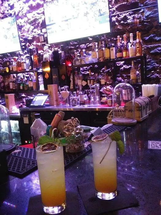 Legacy Bar & Grill Picture 4