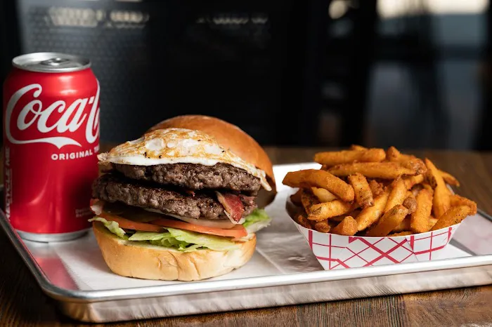 BURGERS & GRILL Picture 6