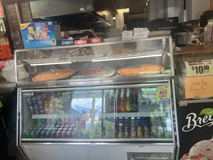 Daisy's Pizza Picture 3