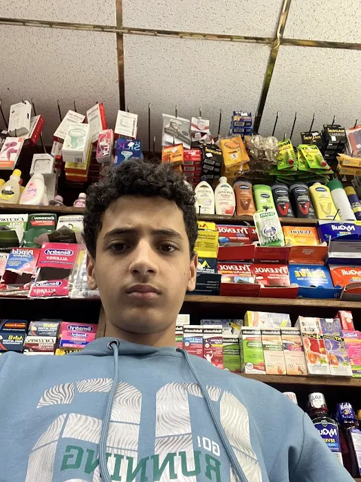 Fulton Deli Grocery Picture 6