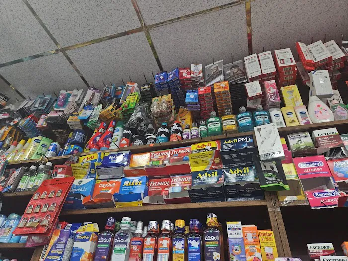 Fulton Deli Grocery Picture 4