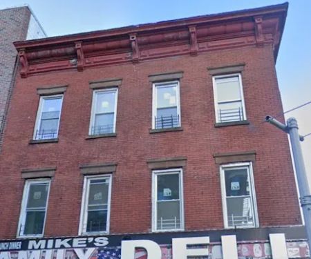 Mike's Family Deli