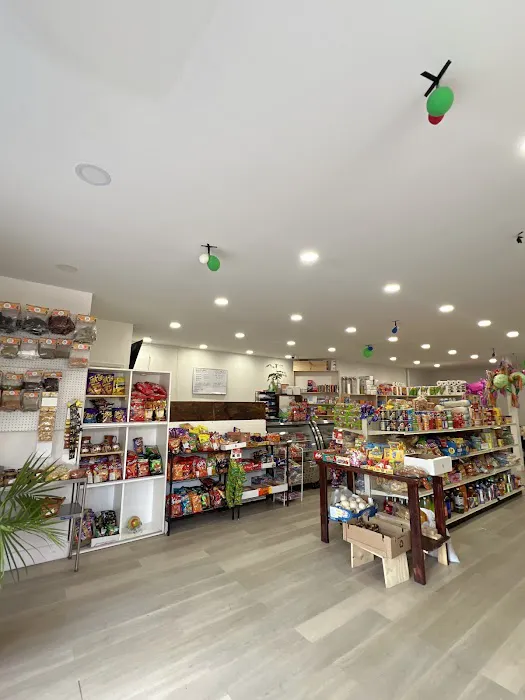 La Estrellita Deli Picture 1