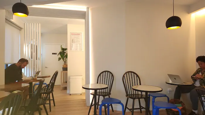 PHiL cafe Picture 6