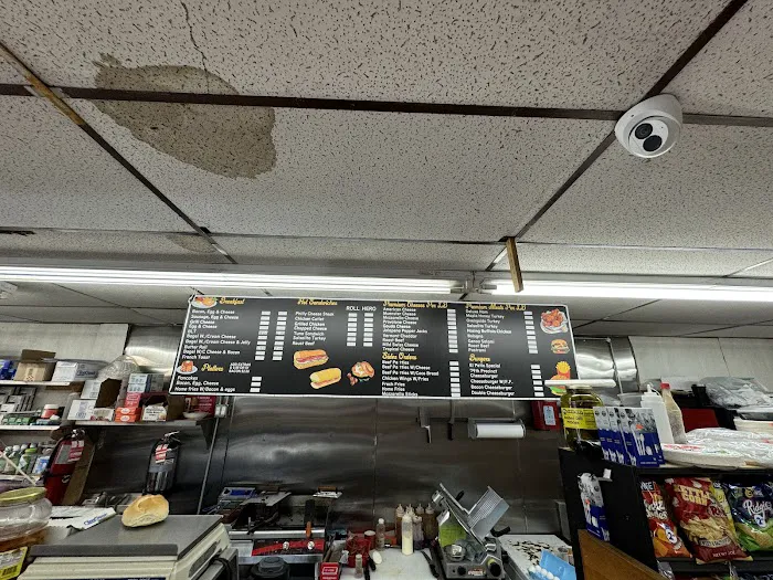 El Patio Deli Market Picture 1