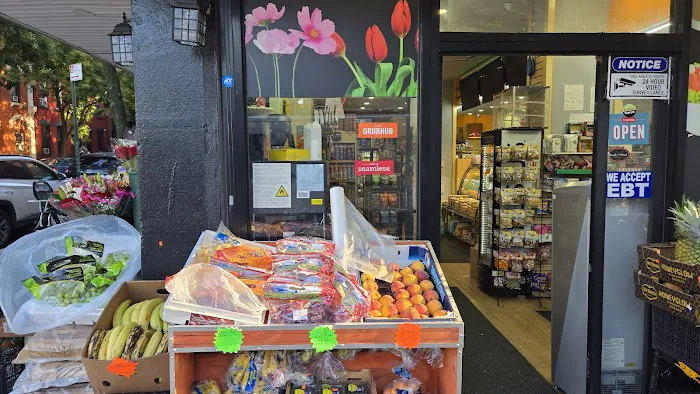 Metro Market & Deli Picture 2