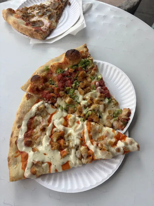 Luigi's Pizzeria Picture 1