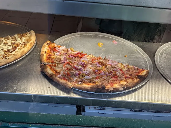 Luigi's Pizzeria Picture 2