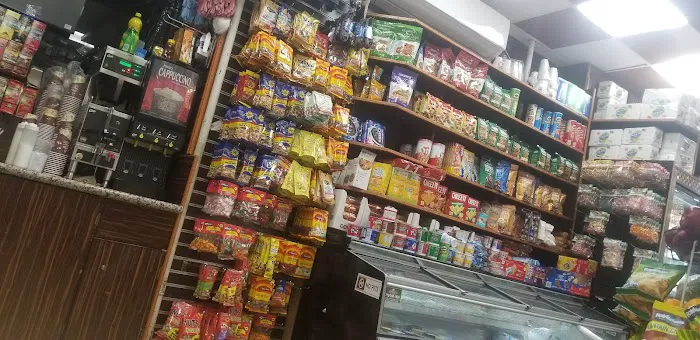 Ameer Gourmet Deli Picture 4