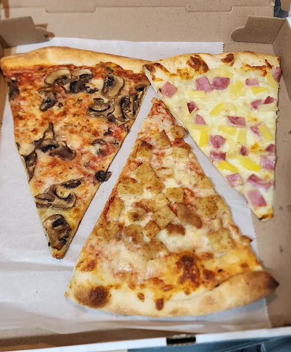 3L Boulevard Pizzeria Picture 1