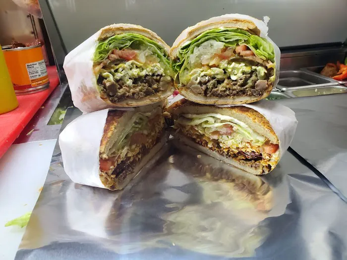 Latin Food truck Picture 3