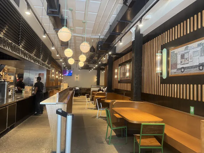 Shake Shack Queens Center Mall Picture 5