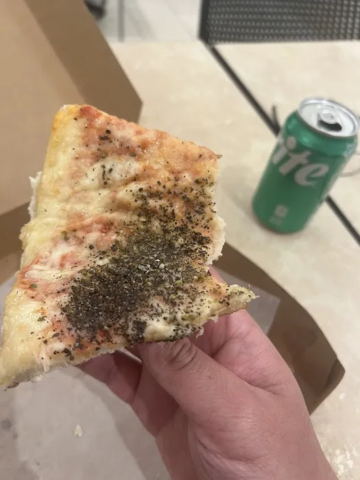 Lulu's Pizza Picture 1