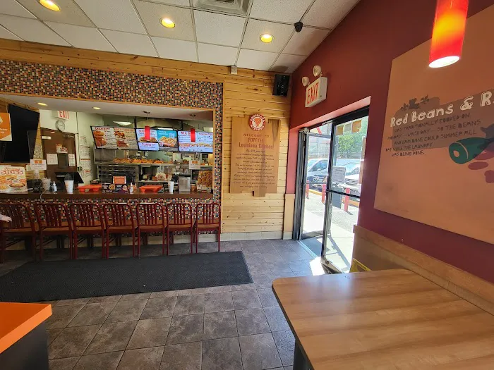 Popeyes Louisiana Kitchen Picture 2